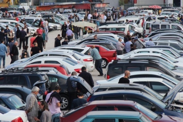 Foto - İkinci el araç fiyatları ne durumda? İniyor mu? çıkıyor mu?