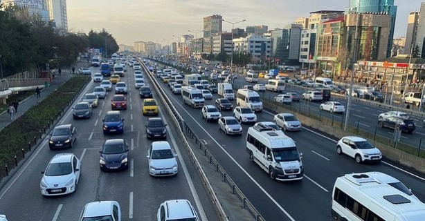 Foto - İkinci el aracı olanlar için tarih verip uyardılar! Bugünden itibaren bunu yapanlar başını taşlara vuracak 