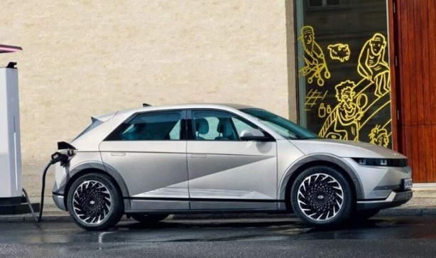 Foto - İkinci el elektrikli otomobil almak mantıklı mı?