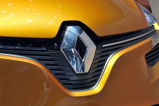 Foto - 2-) Renault (31 bin 372 adet)