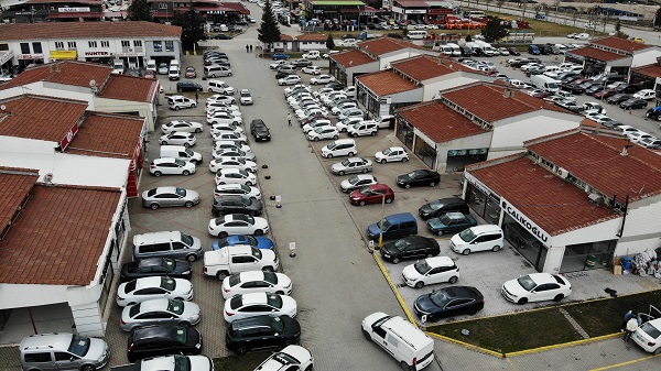 İkinci elde fiyatlar düşecek mi? Galericilerin gözü seçimde