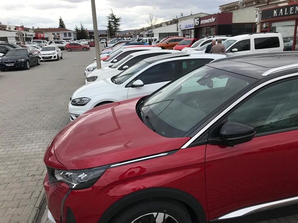 Foto - İkinci elde fiyatlar düşecek mi? Galericilerin gözü seçimde