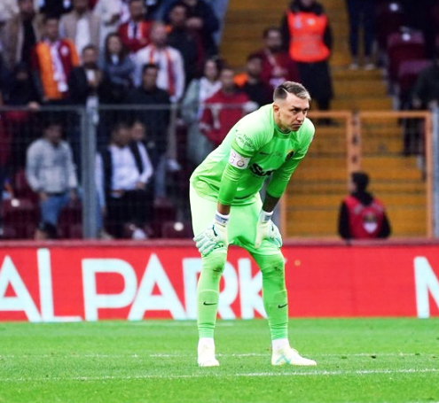 Foto - İkinci kez şaşırmaya hazır olun! Yerli Muslera bulundu bile... Eski Beşiktaşlı geliyor!