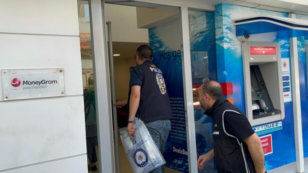 Foto - İkinci Seçil Erzan vakası! Polisten banka şubesine baskın