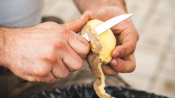 Foto - İkiye bölüp üzerine tuz dökün! Ne tel ne de sünger gerekli, pas lekeleri su gibi akıyor