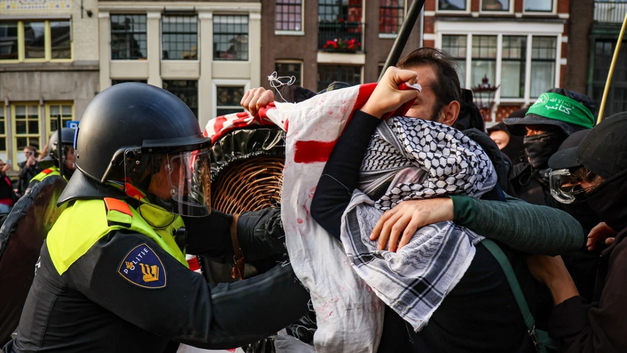 Foto - İkiyüzlü soykırım ortakları! 