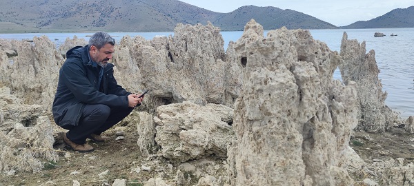 Foto - İklim değişikliği can sıkıyor! Sular çekildi ortaya bu manzara çıktı