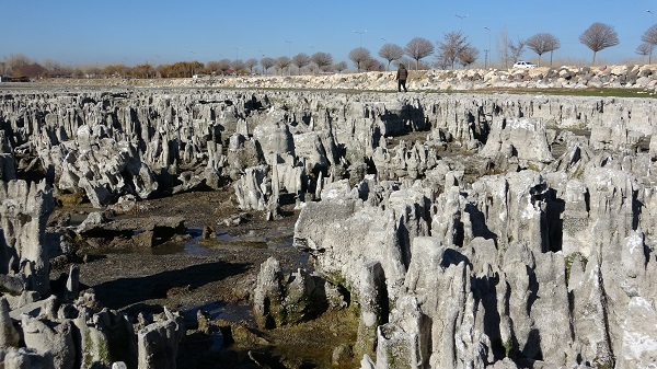 Foto - İklim değişikliği Van Gölü'nü vurdu! Kıyı çekilince gizem ortaya çıktı