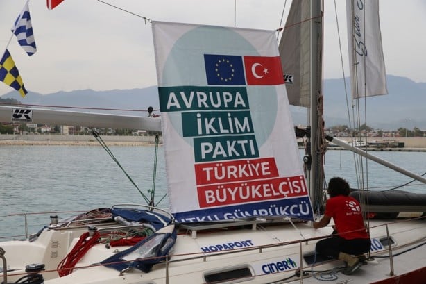 Yelken açan denizciler davul zurna eşliğinde Hatay'a ulaştı
