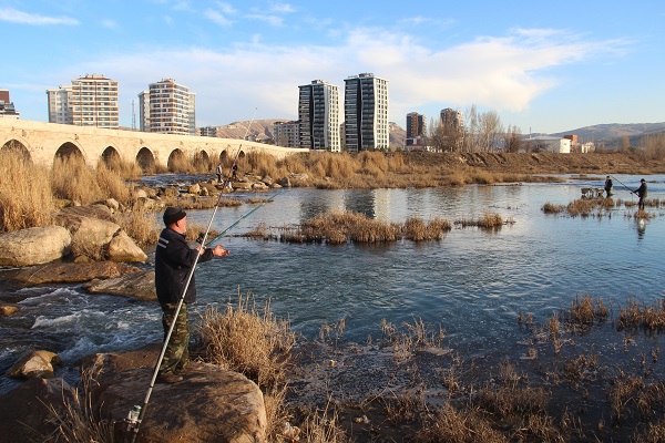 Foto - İklim krizi nelere yol açacak? Balıkları böyle tutmaya başladılar
