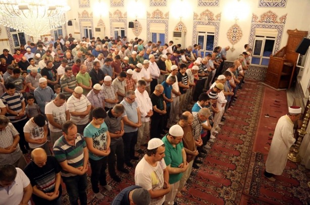 Foto - İl il bayram namazı saatleri