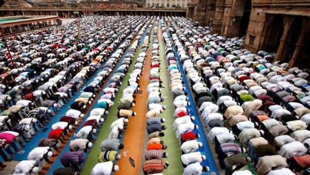 Foto - İl il bayram namazı saatleri