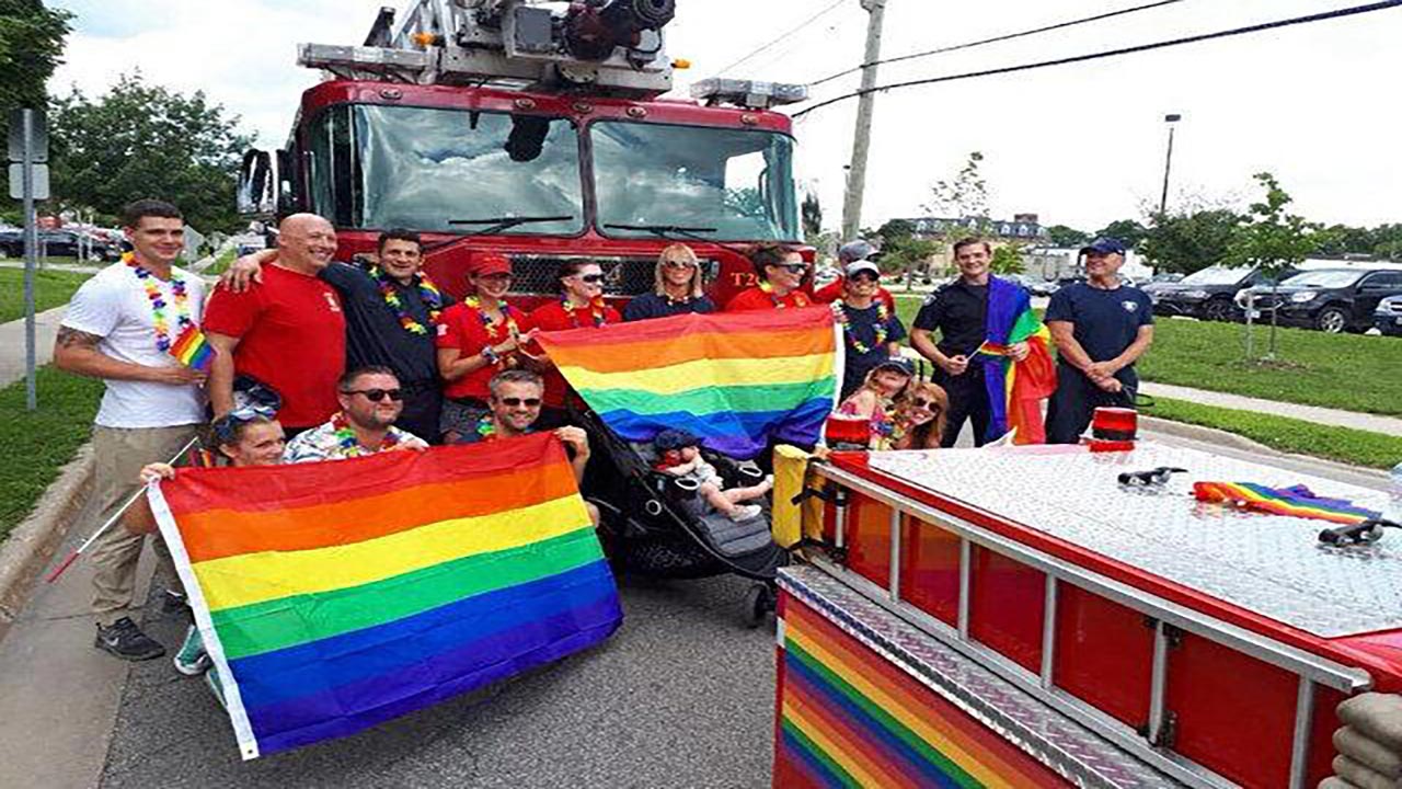 Foto - İlahi bir uyarı mı? Yangının pençesindeki Kaliforniya LGBT yuvası çıktı