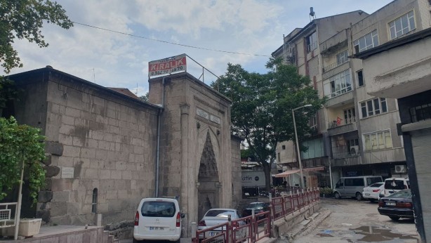 İlan şaşkına çevirdi! 'Sahibinden kiralık' 590 yıllık medrese 