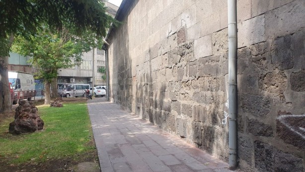 Foto - İlan şaşkına çevirdi! 'Sahibinden kiralık' 590 yıllık medrese 