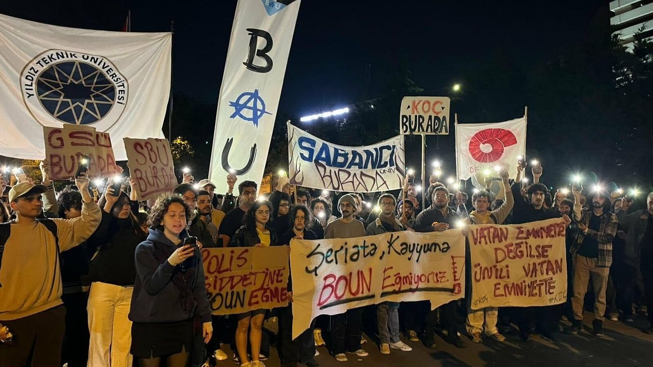 Foto - İlber Ortaylı, Nureddin Yıldız hocayı protesto eden sözde öğrencilere böyle haddini bildirdi! Öyle bir şamar attı ki...