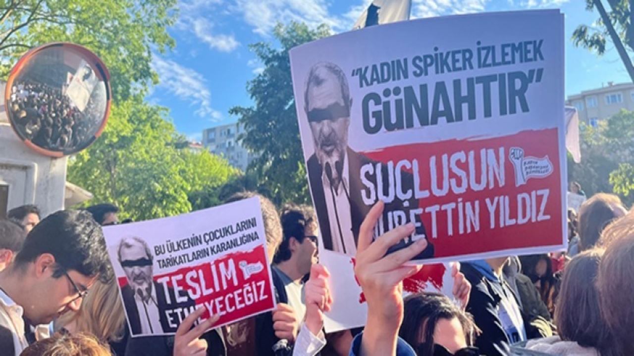 Foto - İlber Ortaylı, Nureddin Yıldız hocayı protesto eden sözde öğrencilere böyle haddini bildirdi! Öyle bir şamar attı ki...