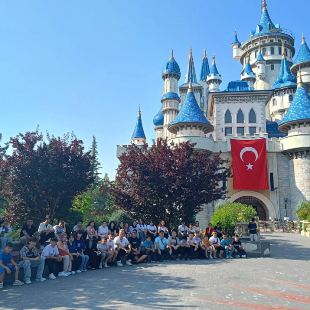 Foto - İlçe Kaymakamı ve Belediye başkanı el ele verdi! öğrenciler bayram etti