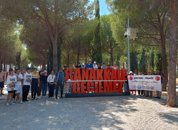 Foto - İlçe Kaymakamı ve Belediye başkanı el ele verdi! öğrenciler bayram etti
