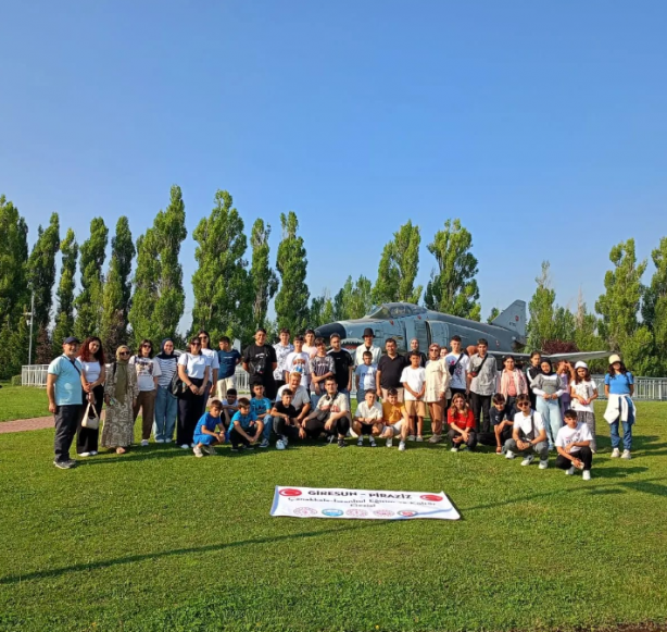 Foto - İlçe Kaymakamı ve Belediye başkanı el ele verdi! öğrenciler bayram etti