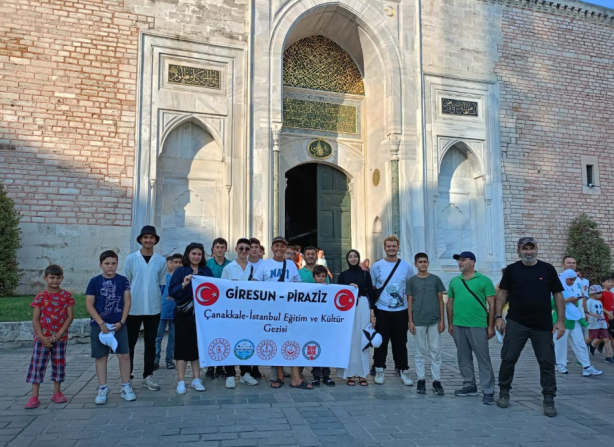 Foto - İlçe Kaymakamı ve Belediye başkanı el ele verdi! öğrenciler bayram etti