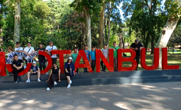 Foto - İlçe Kaymakamı ve Belediye başkanı el ele verdi! öğrenciler bayram etti