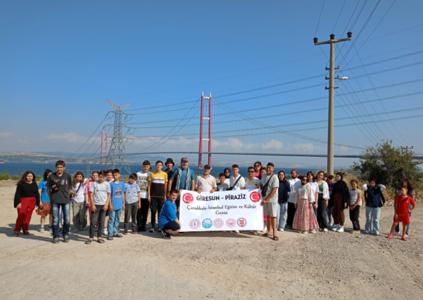 Foto - İlçe Kaymakamı ve Belediye başkanı el ele verdi! öğrenciler bayram etti