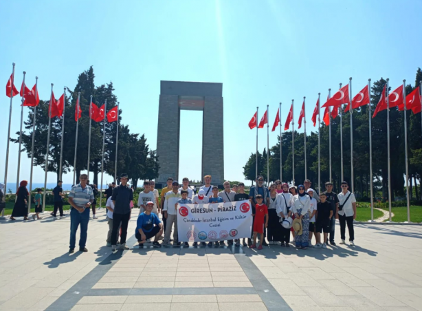 Foto - İlçe Kaymakamı ve Belediye başkanı el ele verdi! öğrenciler bayram etti