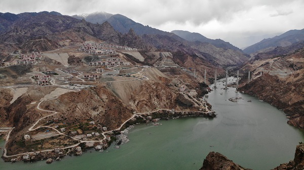 Foto - İlçe sular altında kaldı! İşte eski ve yeni Yusufeli aynı karede