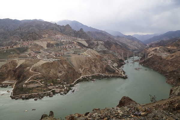Foto - İlçe sular altında kaldı! İşte eski ve yeni Yusufeli aynı karede