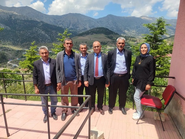 Foto - İlçeyi dünyaya tanıtmak istiyor! İşçi olarak girdiği belediyenin başkanı oldu