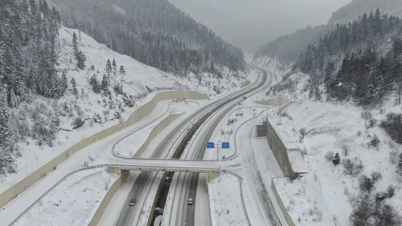 Foto - Ilgaz Dağı baharda beyaza büründü! Kar kalınlığı 50 santimetreyi aştı
