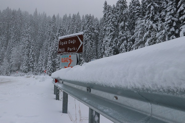 Foto - Ilgaz Dağı'nda kar kalınlığı 10 santimetreyi geçti