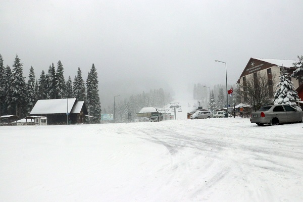 Foto - Ilgaz Dağı'nda kar kalınlığı 10 santimetreyi geçti