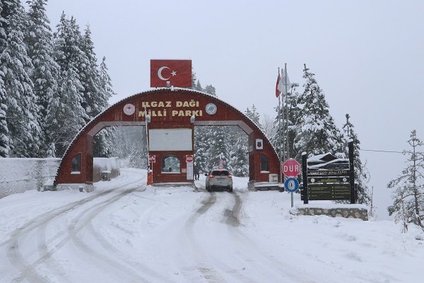 Foto - Ilgaz Dağı'nda kar kalınlığı 10 santimetreyi geçti