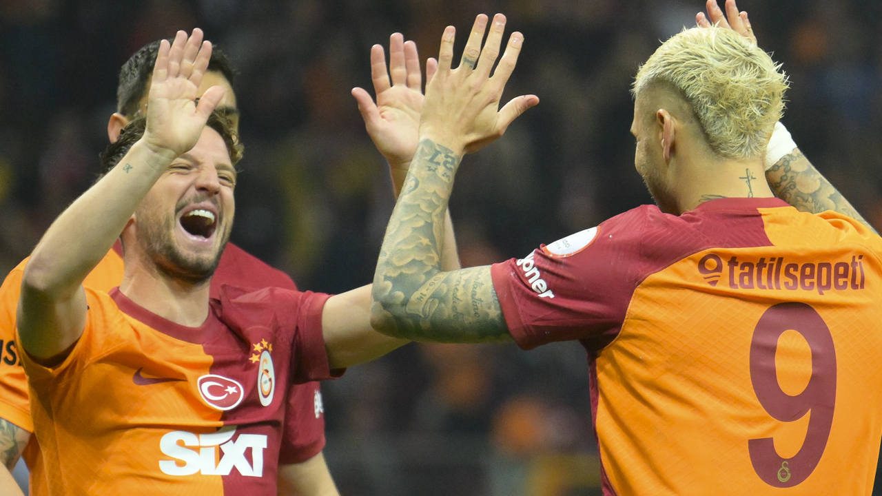 Foto - İlgili olay açıklama: Türkiye'nin ünlü futbolcusu bakın ne yapacaklar: Tüm Türkiye'ye ilan ettiler: Dallas yahu Dallas!