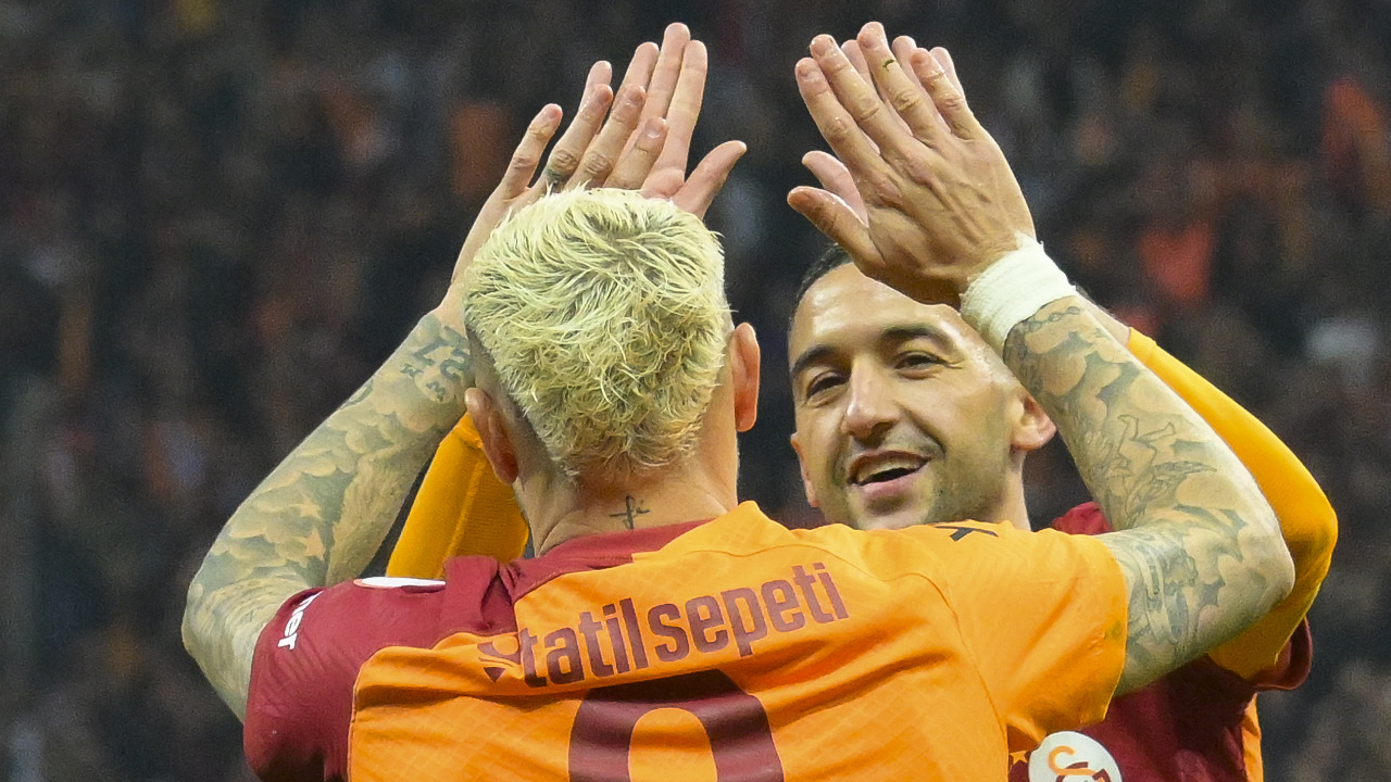 Foto - İlgili olay açıklama: Türkiye'nin ünlü futbolcusu bakın ne yapacaklar: Tüm Türkiye'ye ilan ettiler: Dallas yahu Dallas!