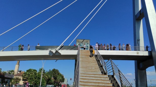 Foto - İlginç anlar! Önce intihara kalkıştı ardından ambulanstan kaçtı