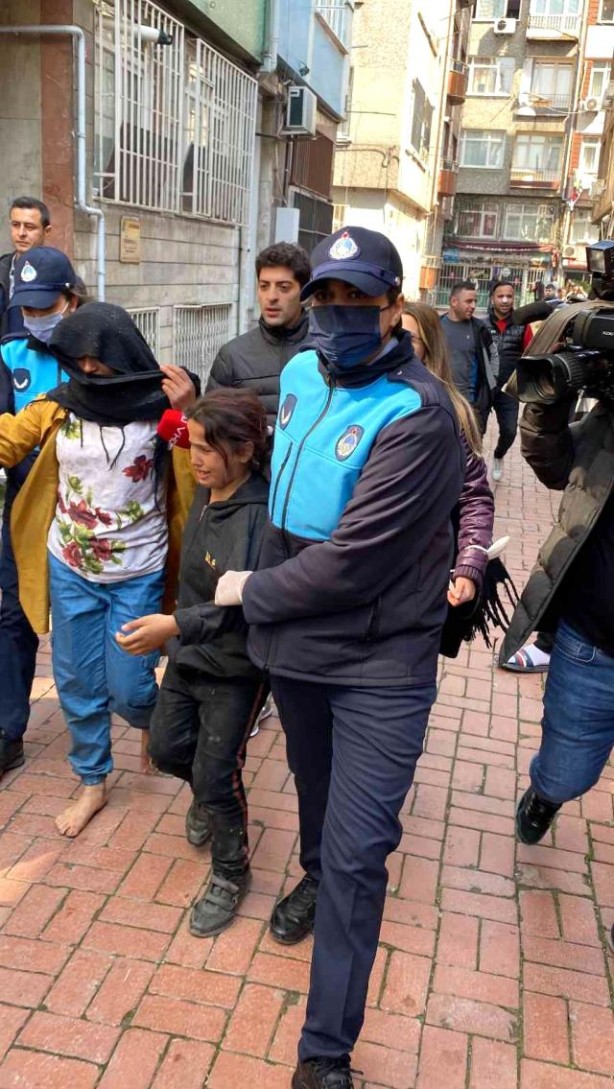Foto - İlginç anlar! Yakalanan dilenciler önce ağladı sonra göbek attı