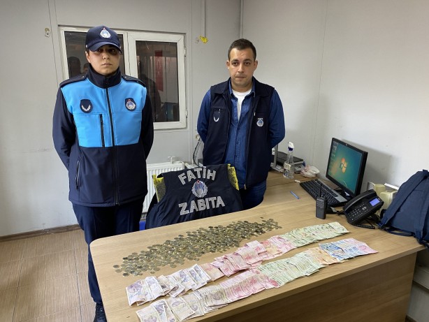 Foto - İlginç anlar! Yakalanan dilenciler önce ağladı sonra göbek attı