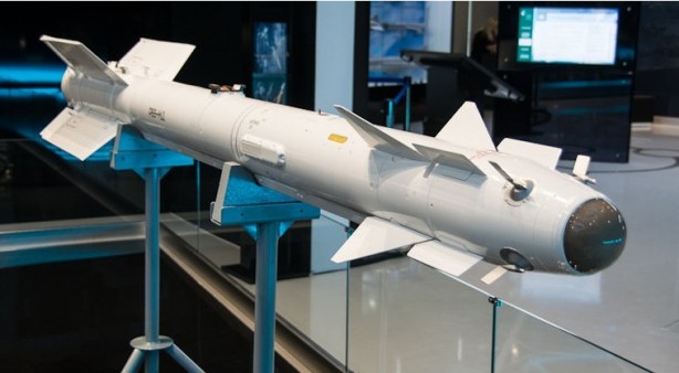 Foto - İlginç bir olay! Evinde Rus yapımı R-73 Hava Hava Füzesi bulundu! Gözaltına alınarak tutuklandı! 