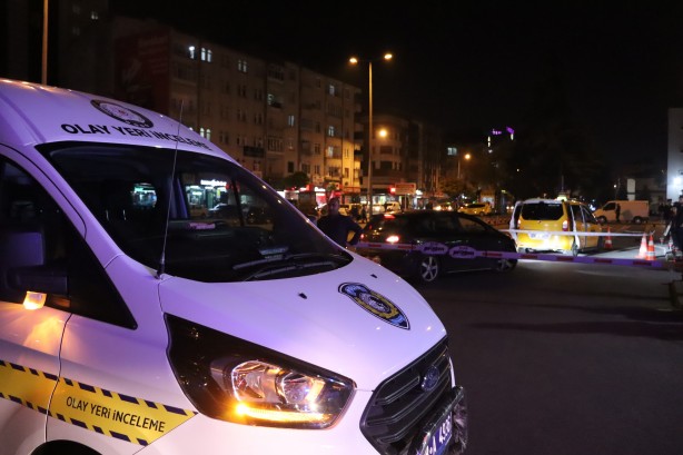 Foto - İlginç olay! Bindiği takside yanlışlıkla kendisini vurdu