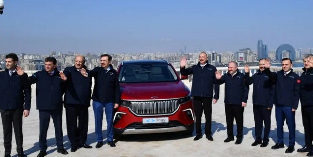 Foto - İlham Aliyev yerli ve milli otomobil Togg'u teslim aldı! Cumhurbaşkanı Erdoğan'dan 'Gardaşım Aliyev' paylaşımı bakın ne