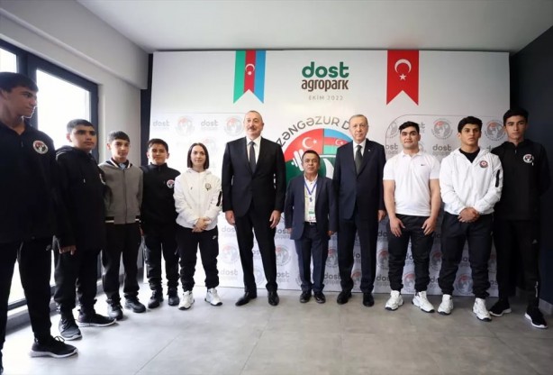 Foto - İlham Aliyev'den Cumhurbaşkanı Erdoğan'ı şaşırtan performans