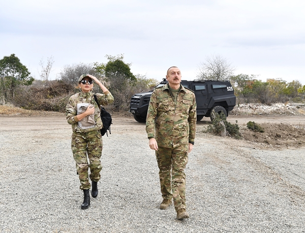 Foto - İlham Aliyev'den dünyaya çok net mesaj! İşte cami ziyaretinin şifreleri
