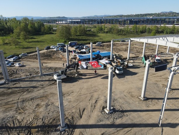 Foto - İlk etapta bin 200 kişiye istihdam sağlayacak! Temeli atıldı