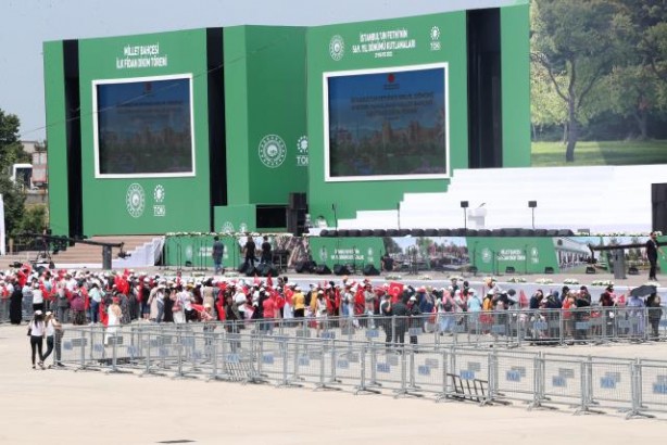 Foto - İlk fidan dikimine dakikalar kaldı! İstanbullular Atatürk Havalimanı'na akın ediyor