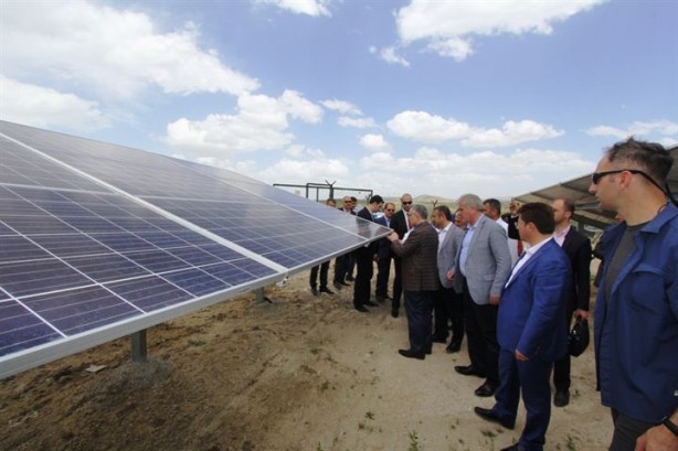 Foto - İlk güneş enerji santralimiz Bayburt'ta 2 binden fazla evi aydınlattı