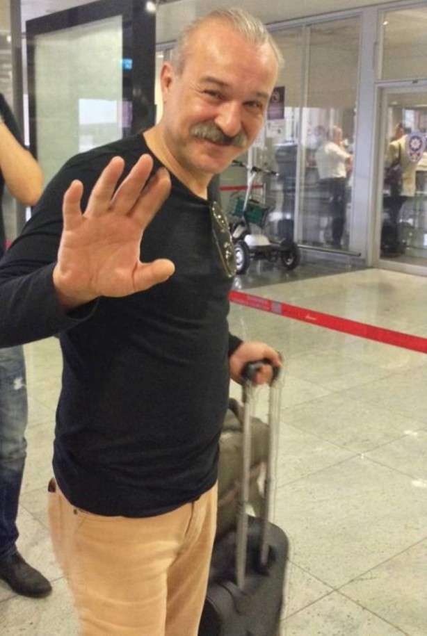 Foto - İlk işi sakalları kesmek oldu