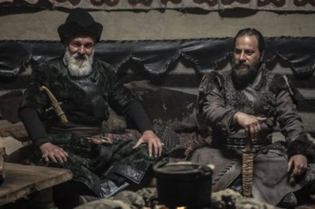 Foto - İlk işi sakalları kesmek oldu